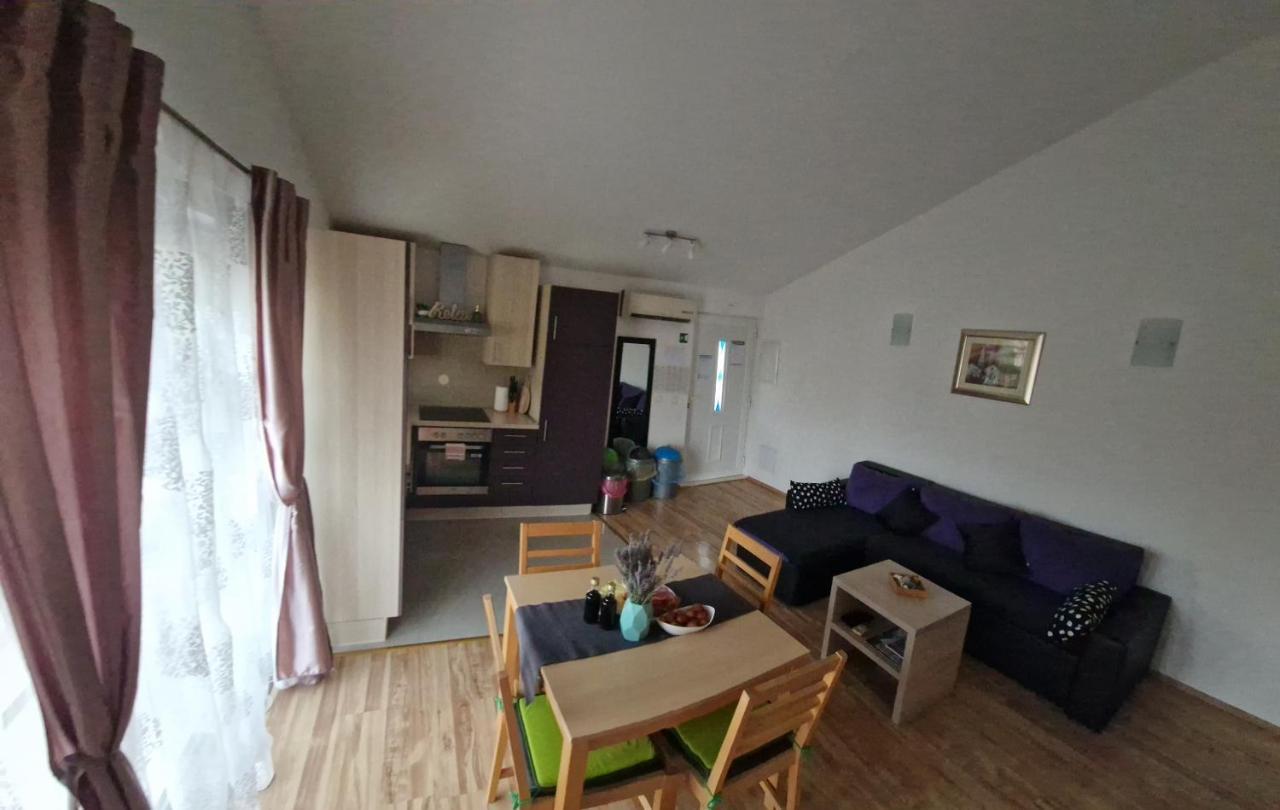 Apartman Relax Lägenhet Marina Exteriör bild
